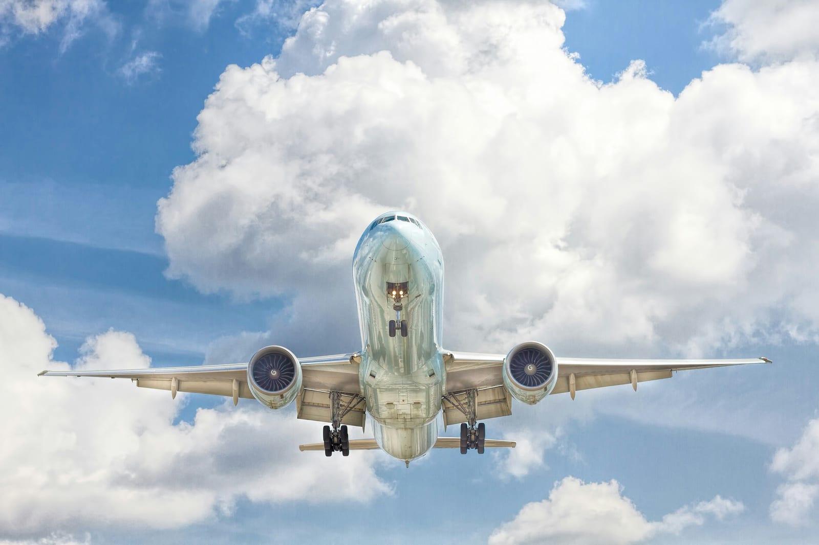Navigating the skies safely: Effective risk management in aviation